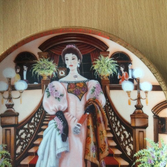 AVON president's club award collector plate "A valued tradition" 2000-2001 ltd e - Picture 2 of 5